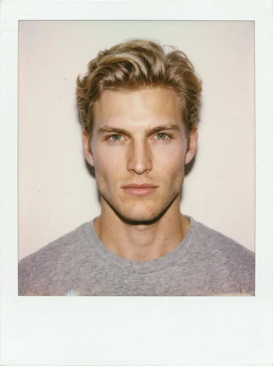AI AI 1990s Photos — Film Grain & Grunge — Polaroid-style 90s portrait with white border